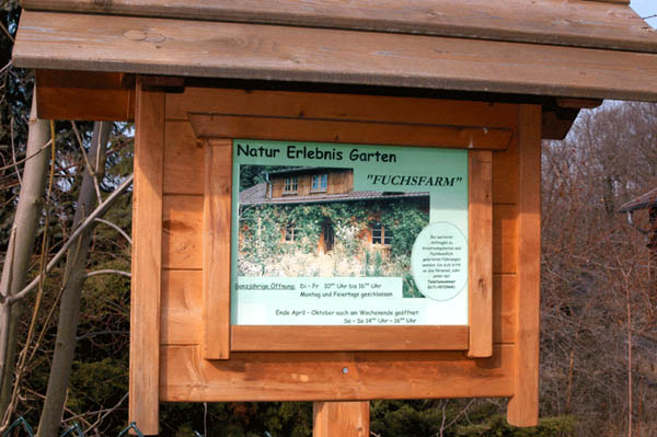 Eingang zum Gel&auml;nde