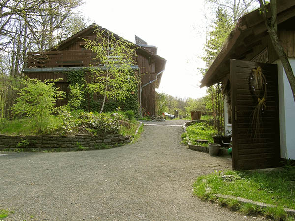 Hauptgeb&auml;ude & Werkstatt