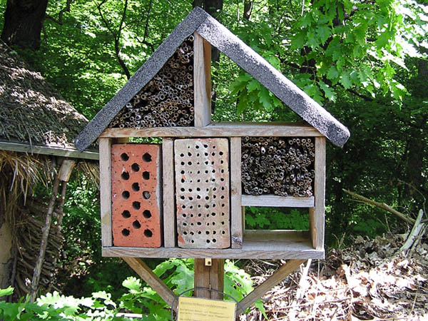 Nisthilfen f&uuml;r Insekten